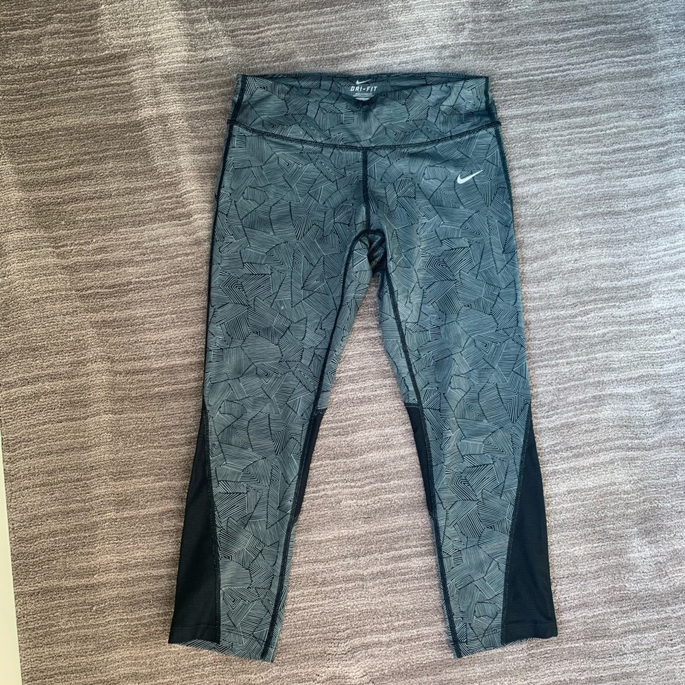 Nike Dri Fit crop leggings